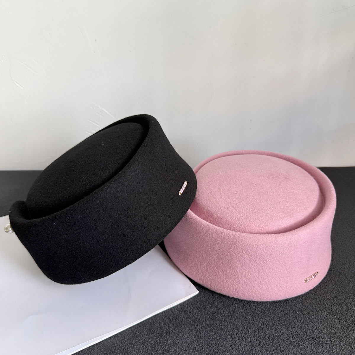 قبعة بيريه نسائية جديدة لفصلي  - مراجعة Beret French Wool وسعره